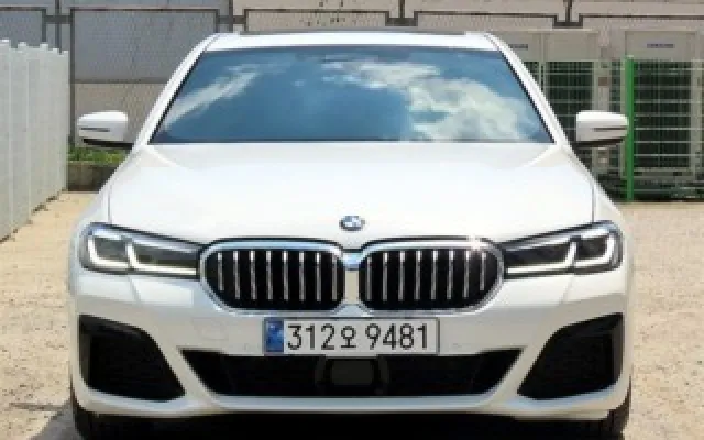 수원중고차량할부 5시리즈 (G30) 520i M 스포츠 매물 사진 2 - 2022/02 19,053km